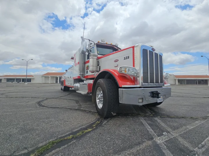 Desert Valley Towing heavy wrecker